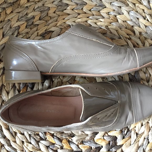 WOMEN'S CLASSIC SHOE - Picture 3 of 4